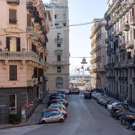 Apartment New In!amalie At Santa Lucia Naples
